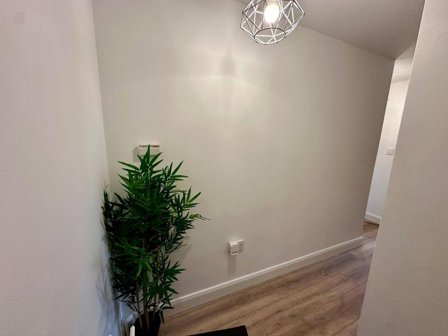2Br City Side Apartment Belfast Exterior foto